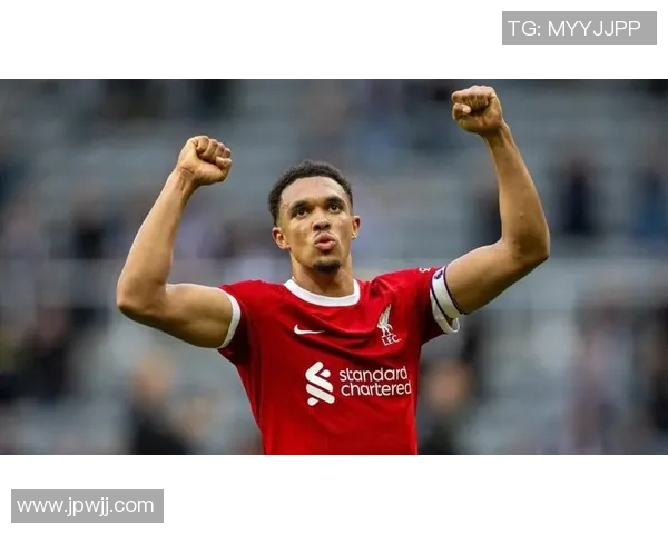 黑人卷发足球球星的成长故事与赛场表现揭秘 黑人卷发足球球星的成长故事与赛场表现揭秘